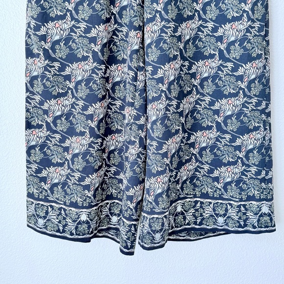 Max Studio Women’s Crepe Floral Cropped Wide Leg Pants-Navy Blue-Size Medium EUC - Picture 3 of 13